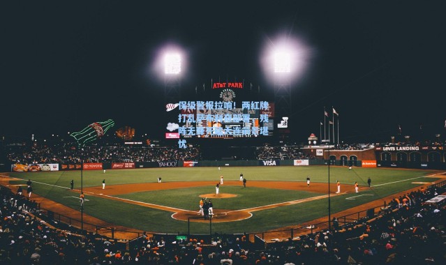 【海星体育app】保级警报拉响！两红牌打乱萨布利奇部署，残阵无锋死磕大连前景堪忧